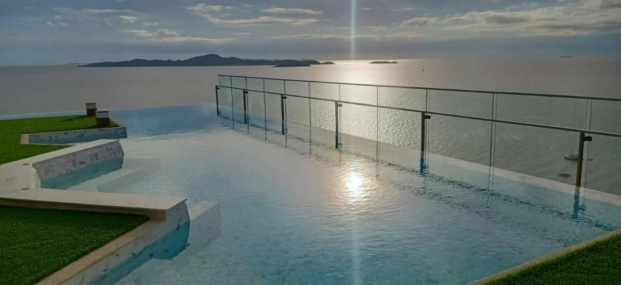 The Andromeda Condominium Seaview Pattaya Luaran gambar
