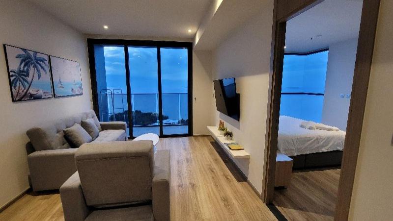 The Andromeda Condominium Seaview Pattaya Bilik gambar