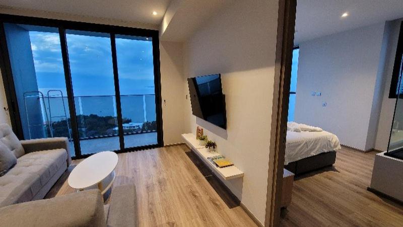 The Andromeda Condominium Seaview Pattaya Bilik gambar