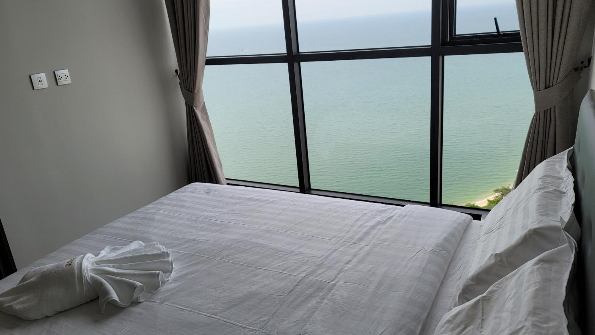 The Andromeda Condominium Seaview Pattaya Bilik gambar