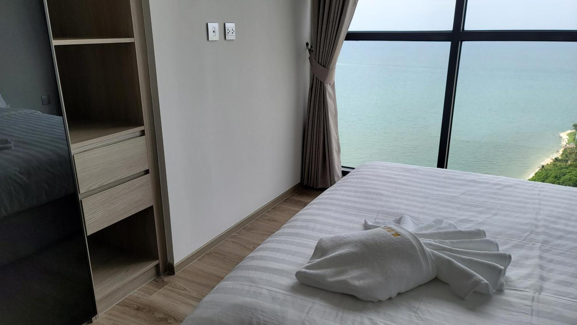 The Andromeda Condominium Seaview Pattaya Bilik gambar