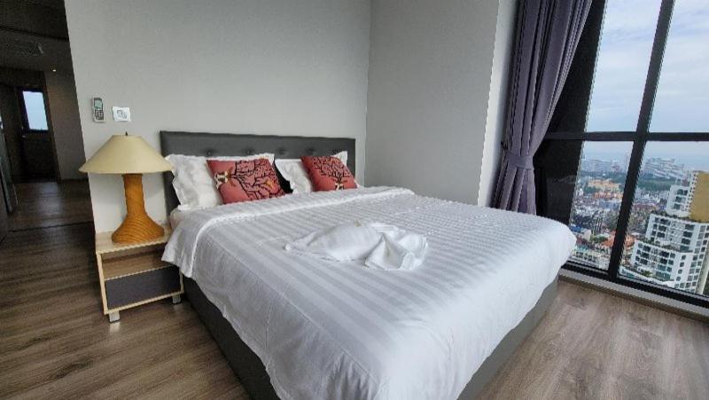 The Andromeda Condominium Seaview Pattaya Bilik gambar