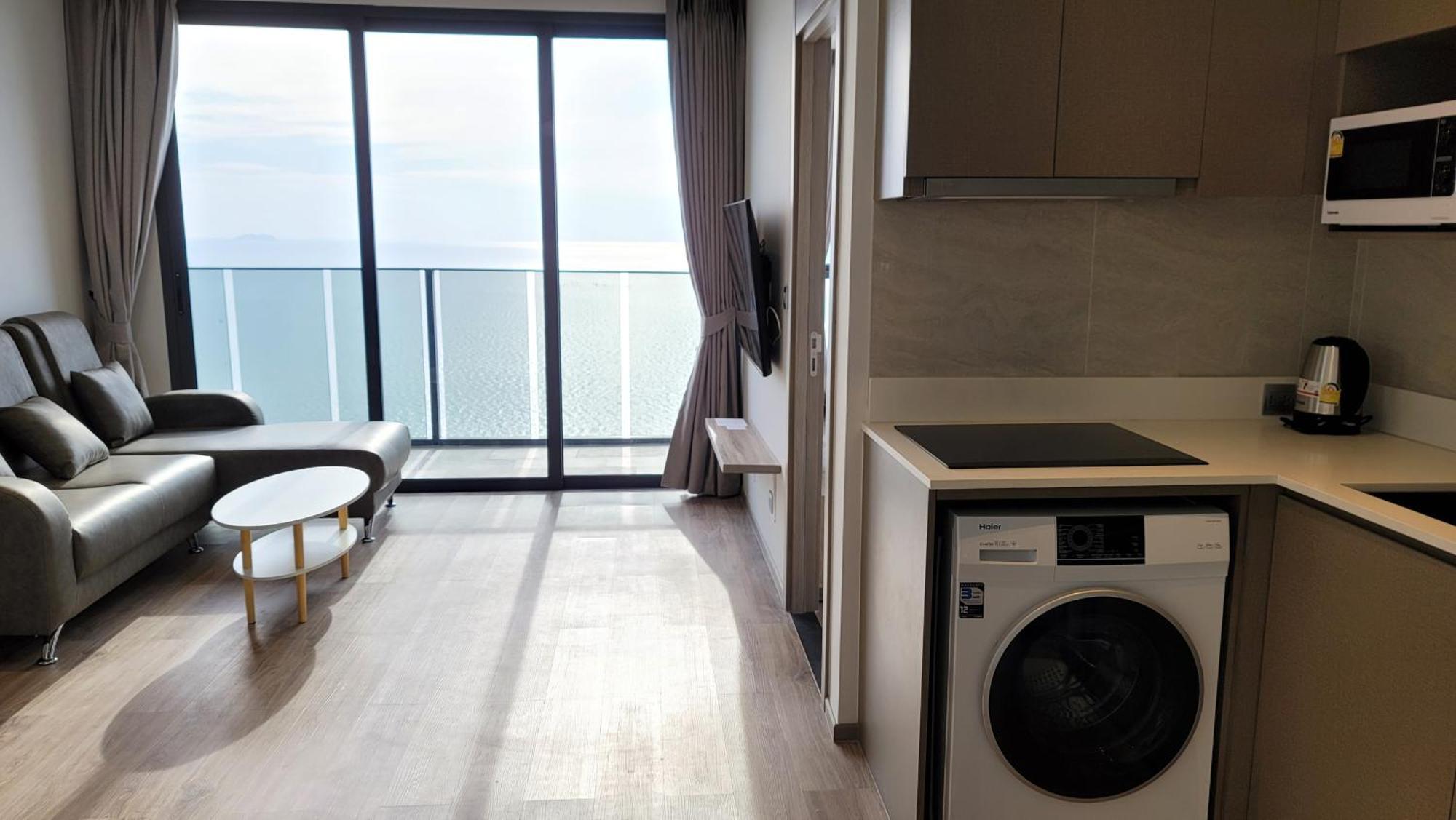 The Andromeda Condominium Seaview Pattaya Bilik gambar