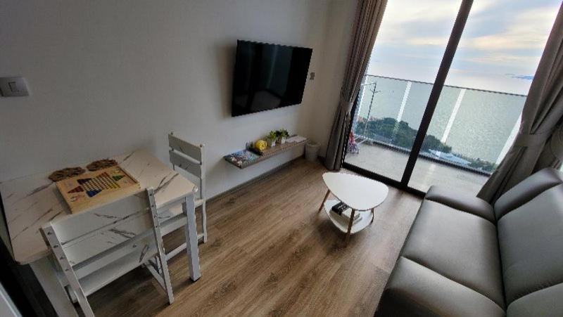 The Andromeda Condominium Seaview Pattaya Bilik gambar